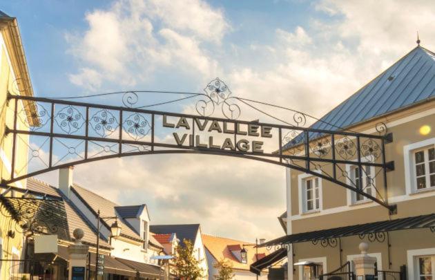 Magic Studio - Disneyland Paris Shopping Village 9 Minutes Chessy  Dış mekan fotoğraf